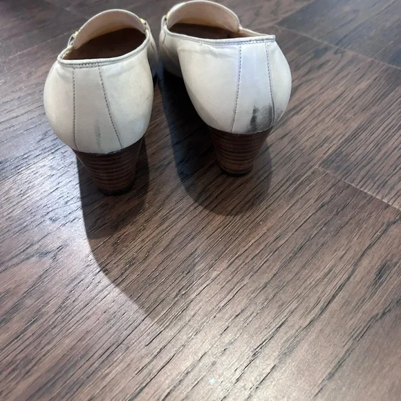 Gucci vintage Cream Loafers with iconic Detail. Made in Italy - Picture 3 of 8